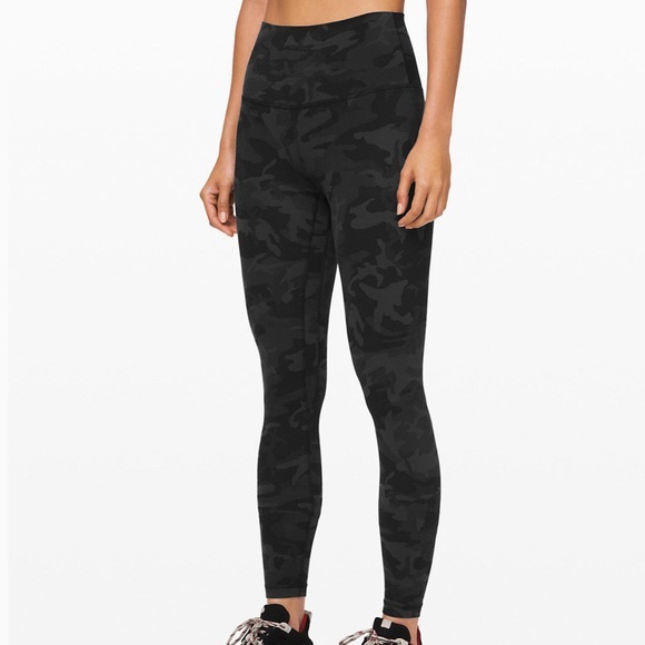 𝐶𝑎𝑚𝑜 𝐿𝑒𝑔𝑔𝑖𝑛𝑔𝑠 - Picture 2 of 6